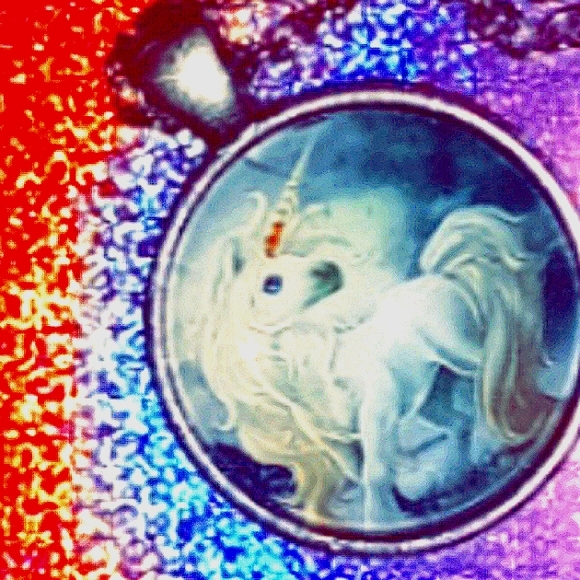 ⭐ SALE ⭐🦄Unicorn  Bubble Gum Pendant 🦄 - Picture 1 of 1